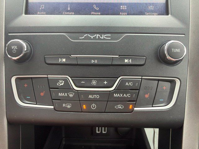 Used 2020 Ford Fusion SEL FWD image 30