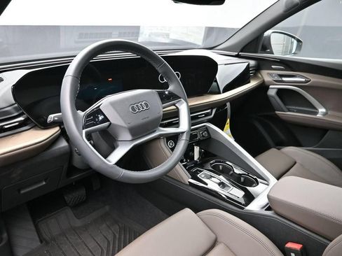 Used 2025 Audi Q5 Premium Plus w/ Premium Plus AWD/4WD image 9