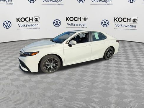 Used 2023 Toyota Camry SE image 34