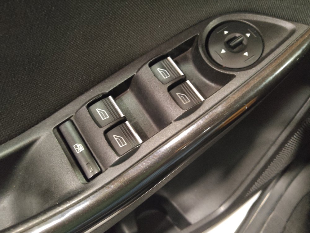 Used 2018 Ford Focus Titanium FWD image 27