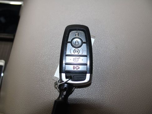 Used 2024 Ford Expedition Limited image 60