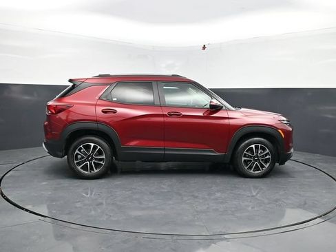 Used 2025 Chevrolet TrailBlazer LT w/ Driver Confidence Package AWD/4WD image 11