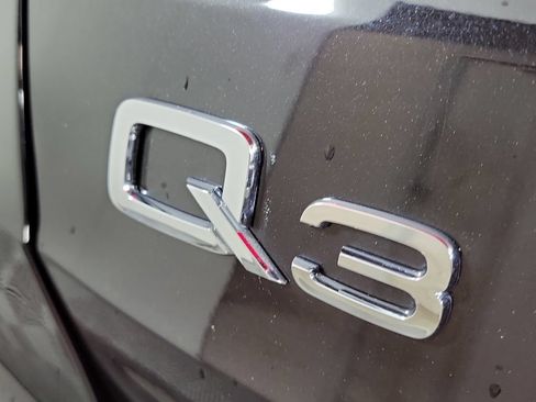 Used 2022 Audi Q3 2.0T Premium w/ Convenience Package AWD/4WD image 8