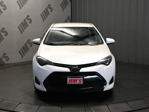 Used 2017 Toyota Corolla LE FWD image 2