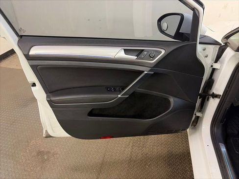 Used 2016 Volkswagen e-Golf SEL Premium image 14