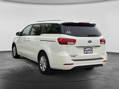 Used 2018 Kia Sedona LX w/ LX Essentials Premium Package FWD image 7