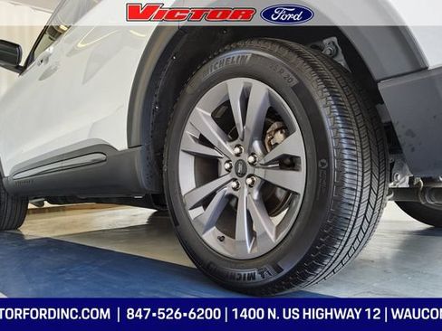 Used 2024 Ford Explorer XLT w/ Equipment Group 202A AWD/4WD image 18