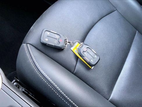 Used 2022 GMC Terrain SLT image 12