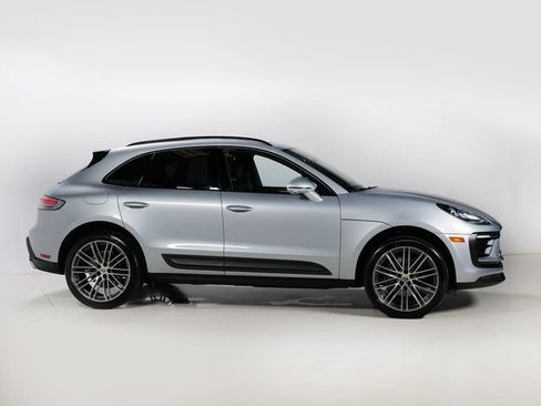 Certified 2026 Porsche Macan AWD/4WD image 8