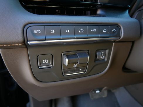 Used 2024 Cadillac Escalade ESV Sport w/ LPO, ONYX Package image 25