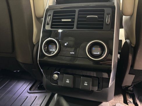 Used 2021 Land Rover Range Rover Sport HSE Silver Edition image 38