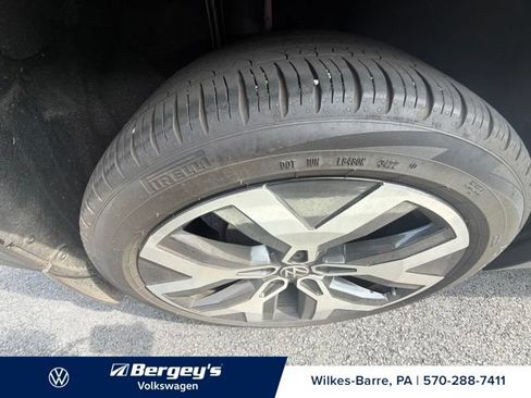 Used 2023 Volkswagen Taos SEL AWD/4WD image 14