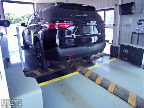 Used 2023 Chevrolet Traverse LS w/ Midnight/Sport Edition FWD image 3