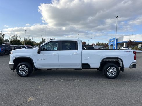Used 2025 Chevrolet Silverado 2500 LT w/ Convenience Package image 2