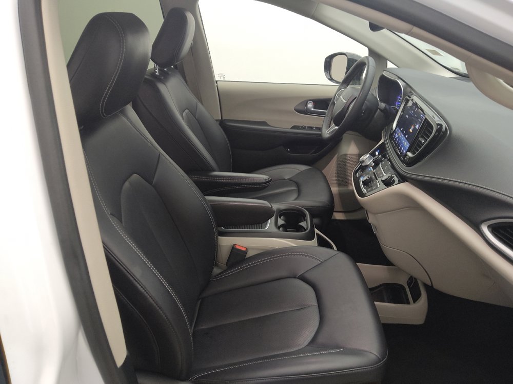 Used 2024 Chrysler Pacifica Limited FWD image 21