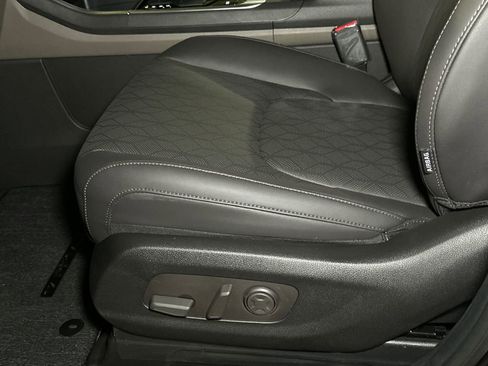 New 2026 Kia Carnival EX FWD image 16