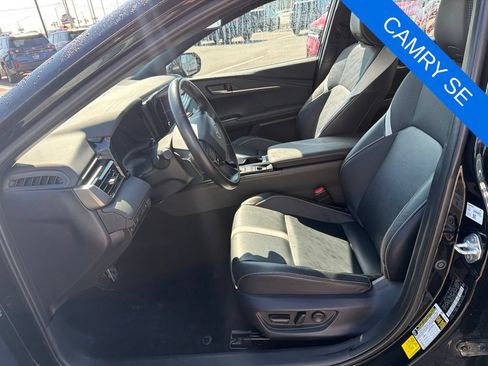 Used 2025 Toyota Camry SE FWD image 9
