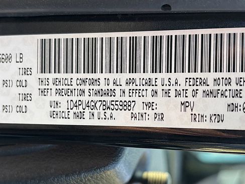 Used 2011 Dodge Nitro Heat w/ Popular Equipment Group image 13