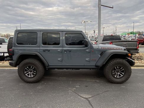 Used 2024 Jeep Wrangler Unlimited Rubicon w/ XTREMEE 35" Tire Package image 4