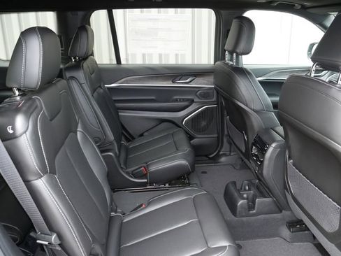 New 2026 Jeep Grand Cherokee L Limited AWD/4WD image 29