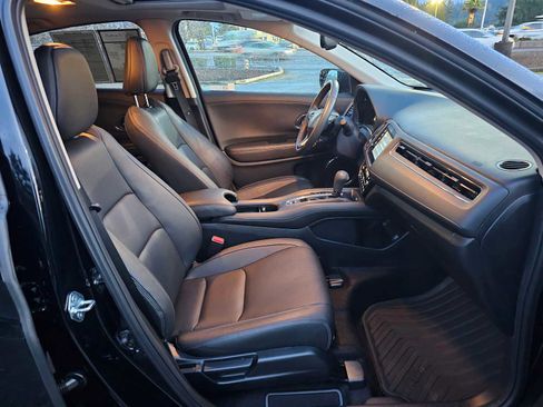 Used 2021 Honda HR-V EX-L image 11