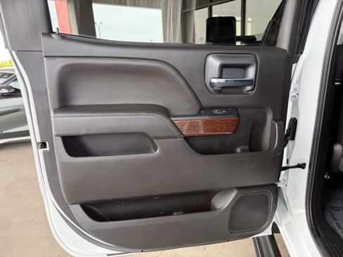 Used 2019 GMC Sierra 2500 SLT w/ Duramax Plus Package AWD/4WD image 27