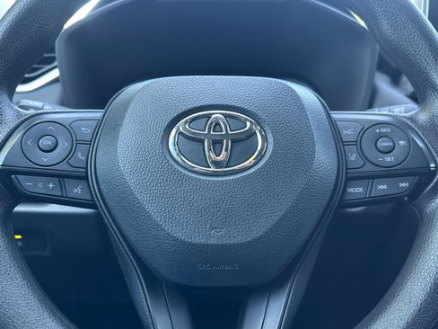 Used 2024 Toyota RAV4 XLE FWD image 20