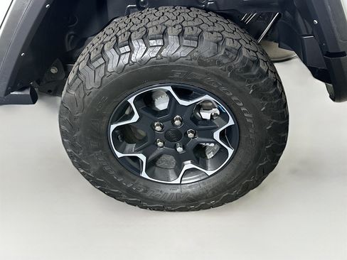 Used 2023 Jeep Wrangler Unlimited Rubicon 4xe w/ Cold Weather Group AWD/4WD image 11