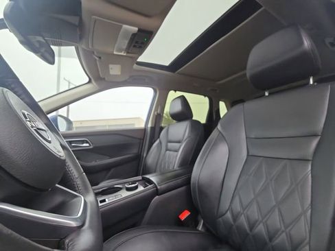 Certified 2023 Nissan Rogue Platinum image 7