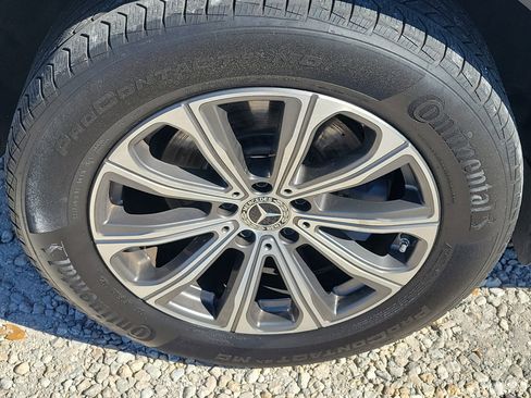 Used 2023 Mercedes-Benz GLC 300 4MATIC image 10