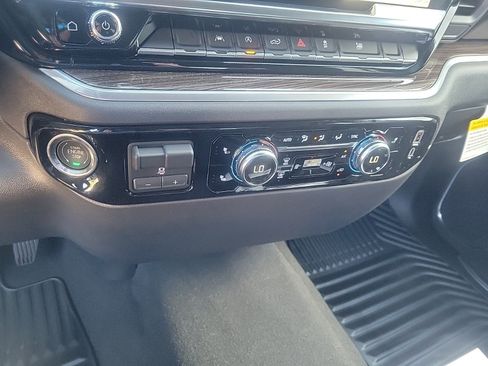 New 2026 GMC Sierra 1500 Elevation image 17