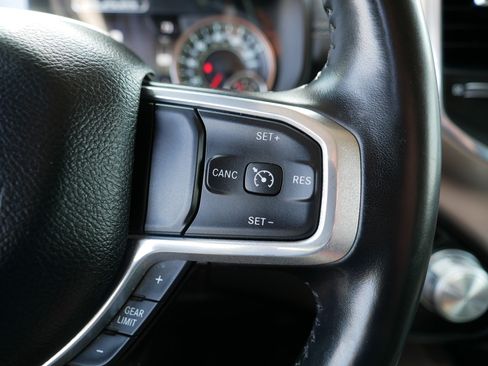 Used 2022 RAM 1500 Laramie AWD/4WD image 29