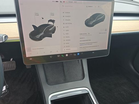 Used 2021 Tesla Model 3 Standard Range Plus RWD image 5