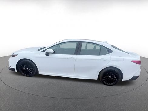 Used 2025 Toyota Camry SE image 9