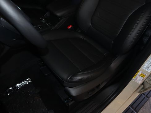 Used 2025 Ford Ranger Lariat w/ FX4 Off-Road Package image 36