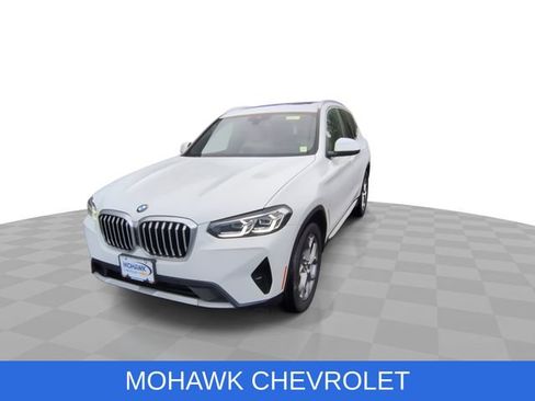 Used 2024 BMW X3 xDrive30i w/ Premium Package AWD/4WD image 3