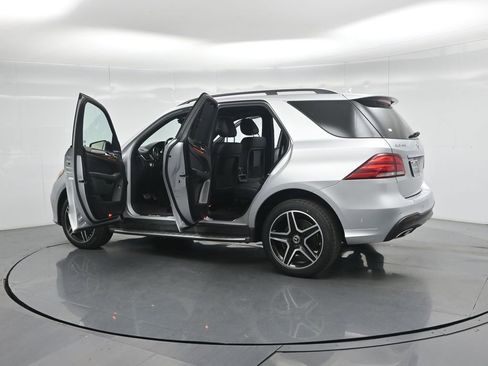 Used 2019 Mercedes-Benz GLE 400 4MATIC image 33