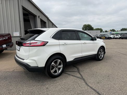 Used 2024 Ford Edge SEL w/ Convenience Package AWD/4WD image 4