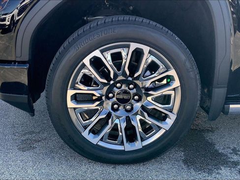 Used 2025 GMC Sierra 1500 Denali Ultimate image 9