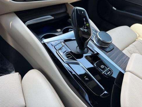 Used 2023 BMW 530i w/ Premium Package RWD image 18