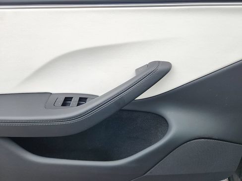 Used 2025 Tesla Model 3 Long Range RWD image 15