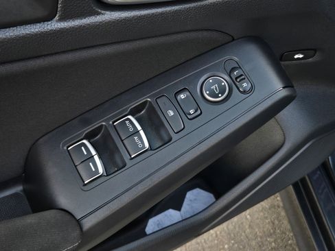 Used 2023 Honda Civic Sport image 10