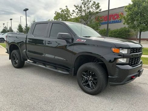 Used 2019 Chevrolet Silverado 1500 Custom Trail Boss w/ Custom Convenience Package AWD/4WD image 2