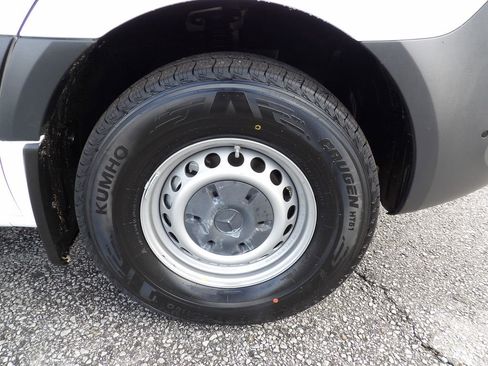 Used 2023 Mercedes-Benz Sprinter 2500 image 52