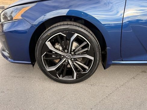 Certified 2023 Nissan Altima 2.5 SR image 9