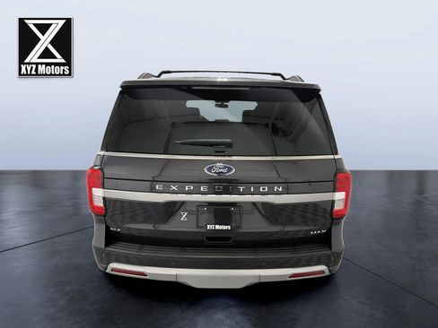 Used 2024 Ford Expedition Max XLT image 5