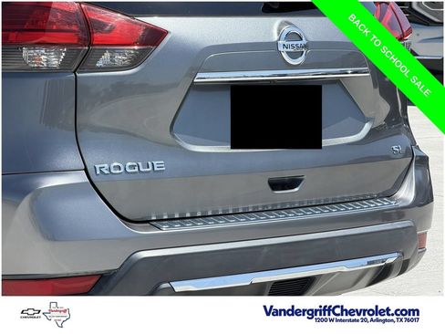 Used 2017 Nissan Rogue SL w/ SL Premium Package FWD image 6