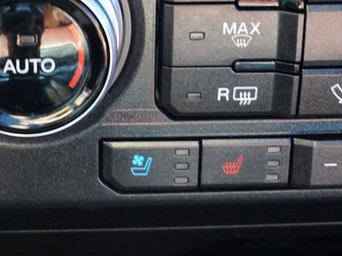 Used 2019 Ford F150 Platinum w/ Max Trailer Tow Package image 40