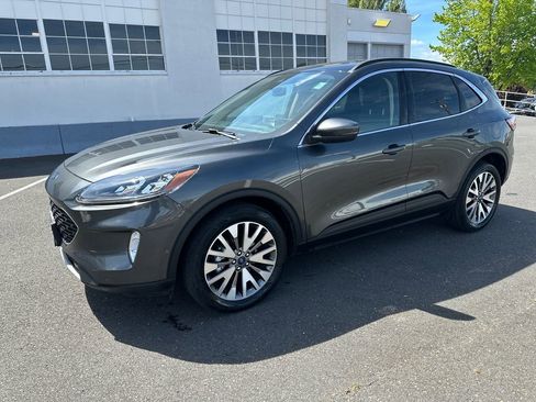 Used 2020 Ford Escape Titanium w/ Titanium Premium Package 2.0 AWD/4WD image 2
