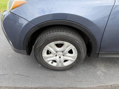 Used 2014 Toyota RAV4 LE FWD image 28